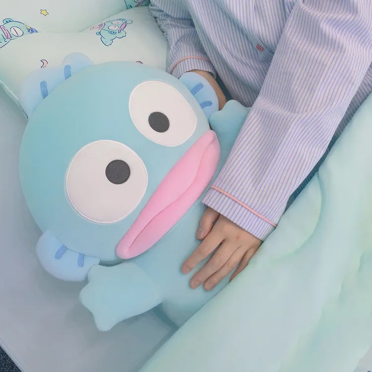 韓國限定 SANRIO HANGYODON HUG ME CUSHION 水怪 醜魚 抱抱咕臣
